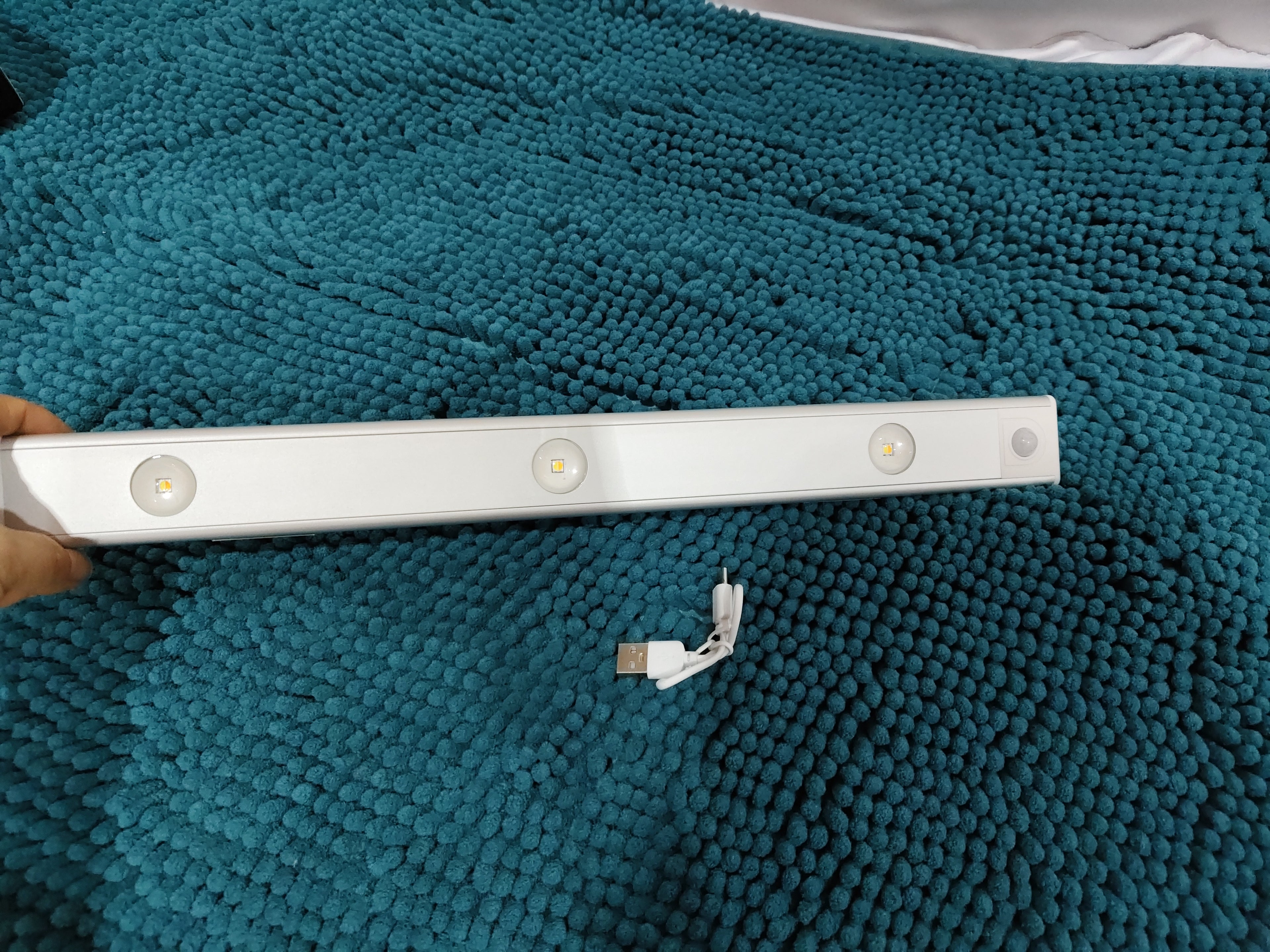 Wireless Motion Sensor LED Cabinet Light – Rechargeable USB Under-Cabinet Lighting